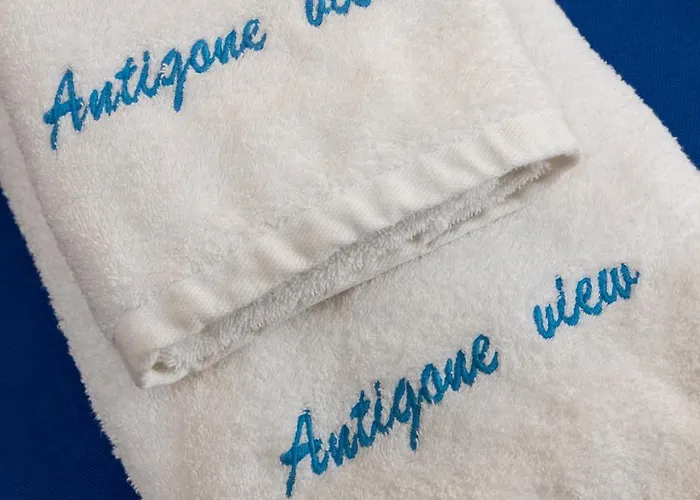 Antigone View アパート